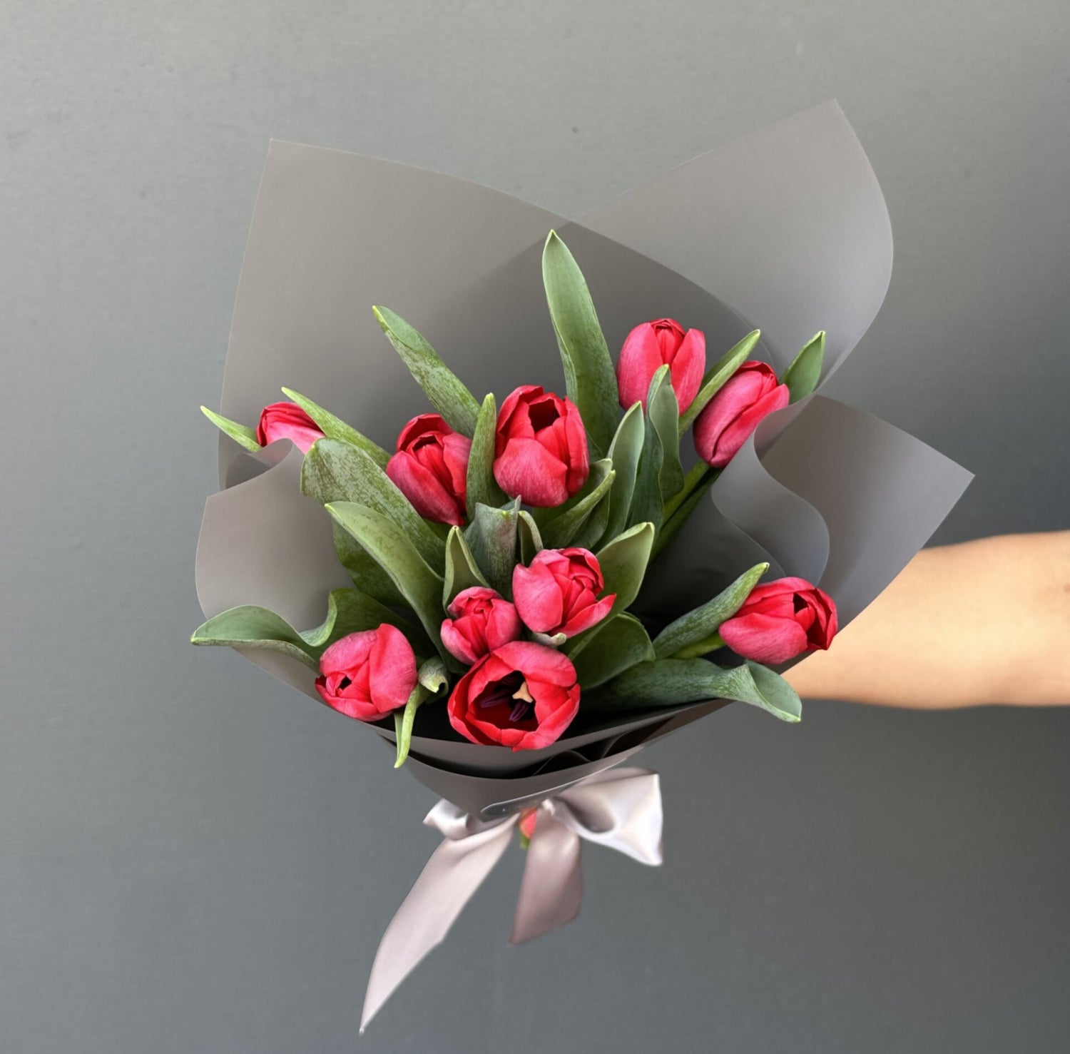 RAMO TULIPANES ROJOS 10 VARAS